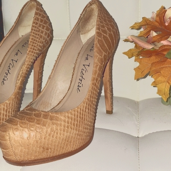 Pour La Victoire Irinia Snake Platform Leather Heel Pumps - Picture 14 of 16